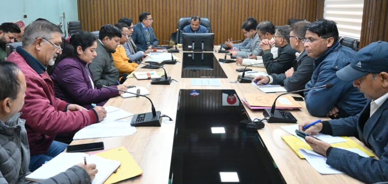 जनपद टिहरी गढ़वाल क्षेत्रांतर्गत नगर निकाय चुनाव को लेकर जिला निर्वाचन कन्ट्रोल बनाया गया है