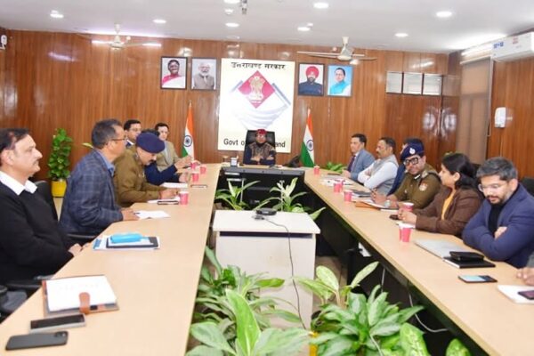 मसूरी में ट्रैफिक व्यवस्था को सुविधाजनक, आसान एवं सुव्यवस्थित करने को लेकर मुख्य सचिव ने आज सचिवालय में जिला प्रशासन देहरादून एवं पुलिस विभाग द्वारा तैयार एक्शन प्लान की समीक्षा की