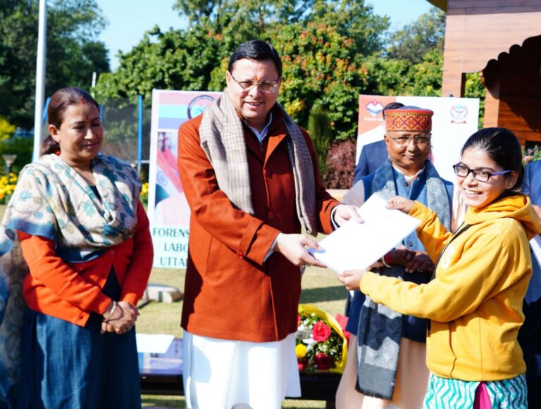 मुख्यमंत्री ने नव चयनित अभ्यर्थियों को नियुक्ति पत्र प्रदान किये