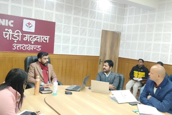वनाग्नि को रोकने लिए सीतलाखेत मॉडल, जनसहभागिता के साथ-साथ ली जायेगी ड्रोन की मदद-डीएम