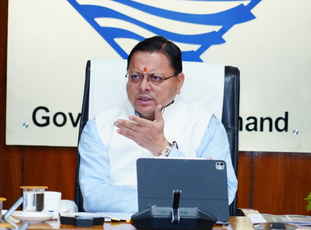 मुख्यमंत्री ने टनकपुर (चंपावत) में भैया दूज (च्यूड़ा पूजन) समारोह में किया प्रतिभाग, महिलाओं ने किया पारंपरिक पूजन।