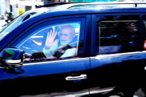 नरेंद्र मोदी मंगलवार को दिल्ली-देहरादून इकोनॉमिक कॉरिडोर के लोकार्पण के अवसर पर देहरादून पहुंचे