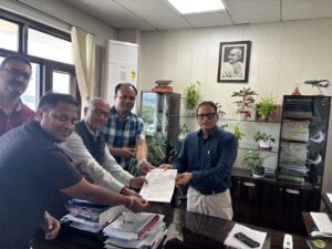 सचिव वित्तसे सचिवालय में उत्तराखण्ड राज्य कर मिनिस्ट्रीयल स्टॉफ एसोसिएशन के प्रतिनिधिमंडल ने भेंट  की।