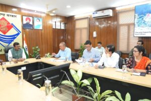 मुख्य सचिव ने  कैंची धाम में आयोजित होने वाले स्थापना दिवस के अवसर पर वार्षिक मेले की तैयारियों को लेकर सम्बन्धित अधिकारियों के साथ बैठक ली।