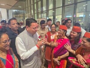 मुख्यमंत्री  पुष्कर सिंह धामी ने मुंबई में आयोजित प्रवासी उत्तराखण्डवासियों के सम्मेलन में देश-विदेश में बसे उत्तराखण्ड मूल के लोगों के साथ  संवाद किया।