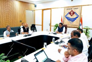 मुख्य सचिव श्री आनन्द बर्द्धन की अध्यक्षता में  सचिवालय में नाबार्ड की उच्च स्तरीय समिति की बैठक सम्पन्न हुई।